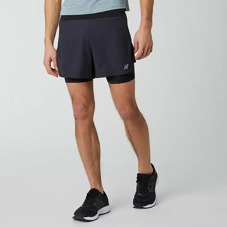 NEW BALANCE PANTALONCINI Q SPEED 5 INCH 2 IN 1 pantaloncini running uomo -  RUNOUT
